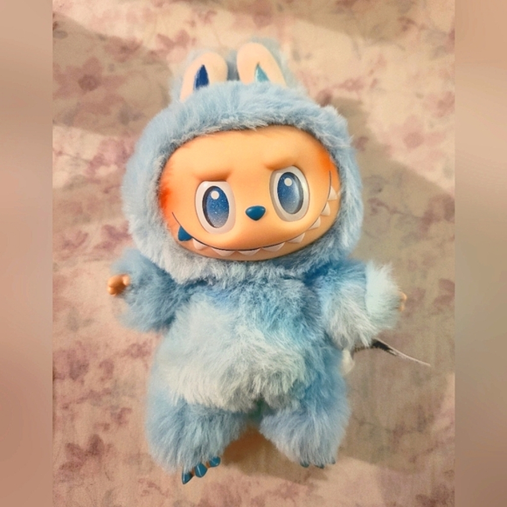 NEW! LABUBU Big into Energy HOPE
